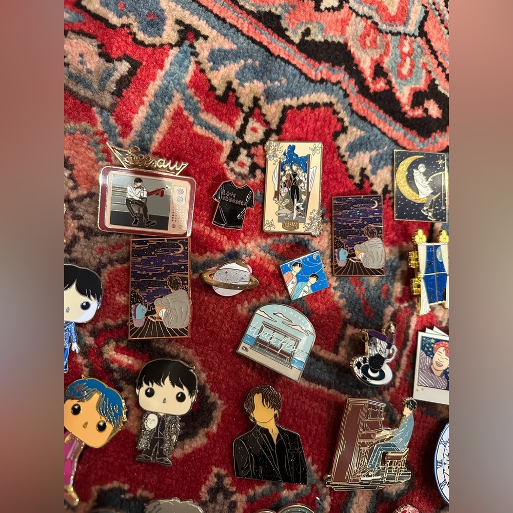 Large BTS Enamel Pin Lot - Picture 7 of 10